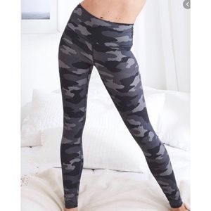 american eagle camo leggings